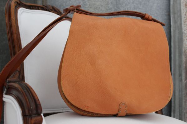Henry Cuir Natural Tanned Leather Saddle Crossbody Bag