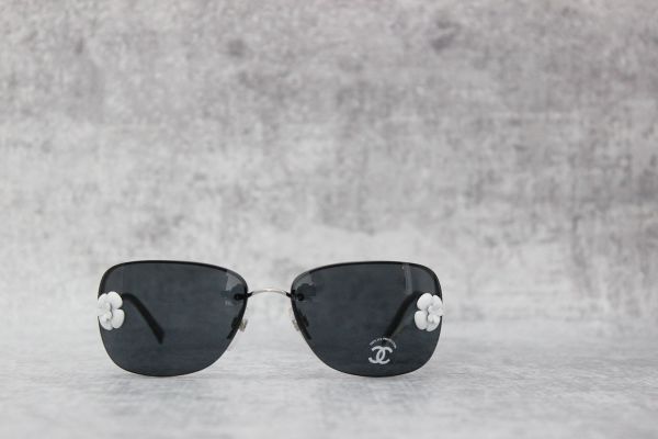 Chanel Camellia Sunglasses 4135 #2