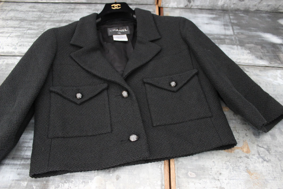 Chanel Short Boxy Black Cotton Tweed Jacket 36 4