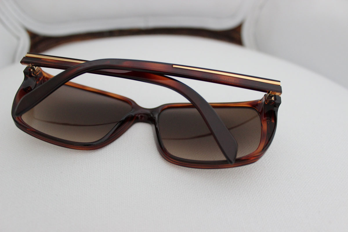 Fendi Tortoise Frame F Logo Sunglasses FS5220