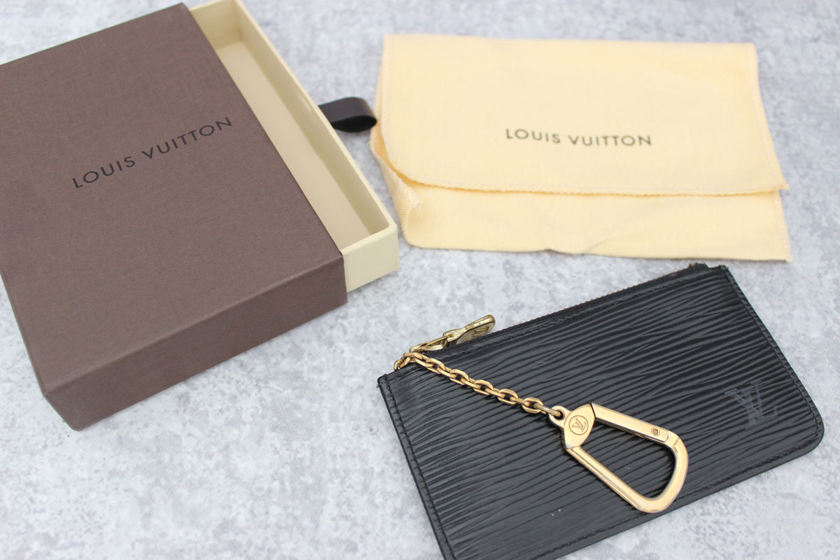 Louis Vuitton Black x Silver EPI Leather Key Pouch Pochette Cles 71lz718s