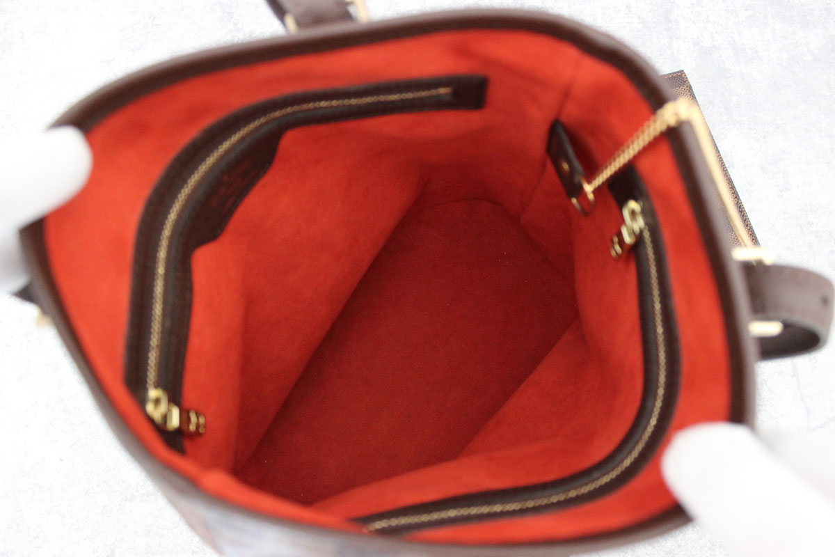 Louis Vuitton 2000s pre-owned Damier Ebène Aubagne shoulder bag, Brown  Louis Vuitton Damier Ebene Marais Bucket Bag