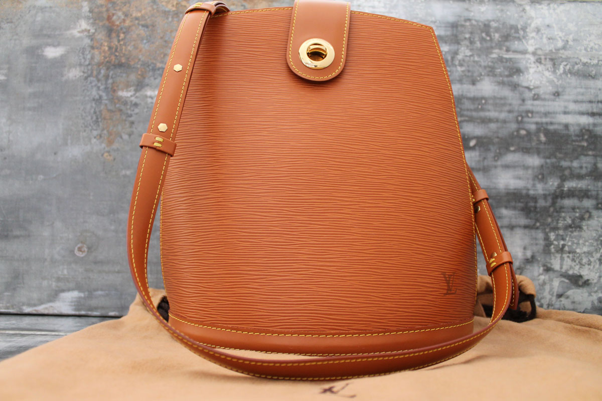 Louis Vuitton Fawn Epi Leather CLUNY Bucket Bag