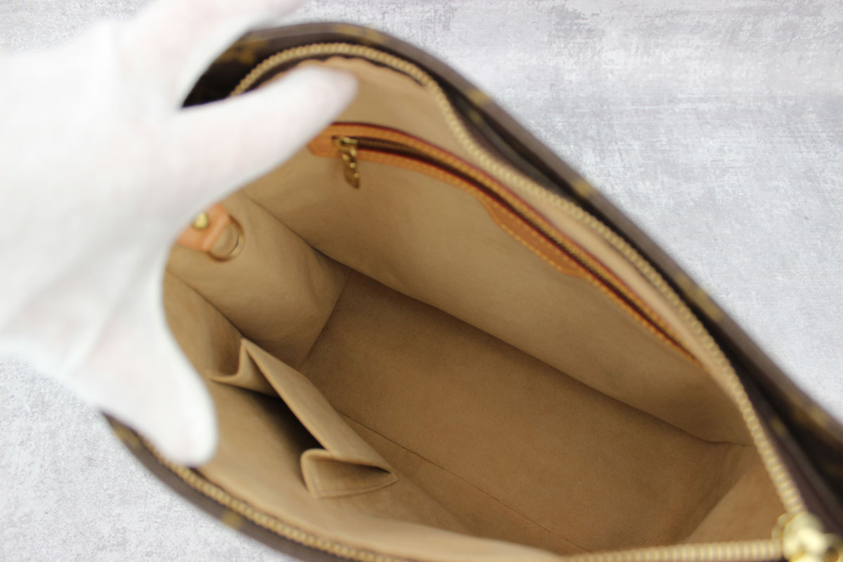 Louis Vuitton monogram canvas Looping GM