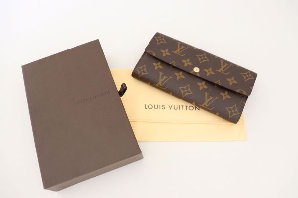 Louis Vuitton Monogram Canvas Sarah Wallet