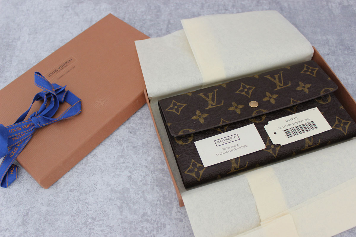 Louis Vuitton Monogram Porte Tresor International Organizer Wallet at  Jill's Consignment